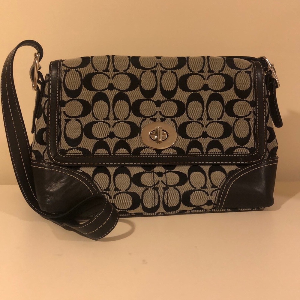 Coach Hamptons Signature Flap Handbag F13066